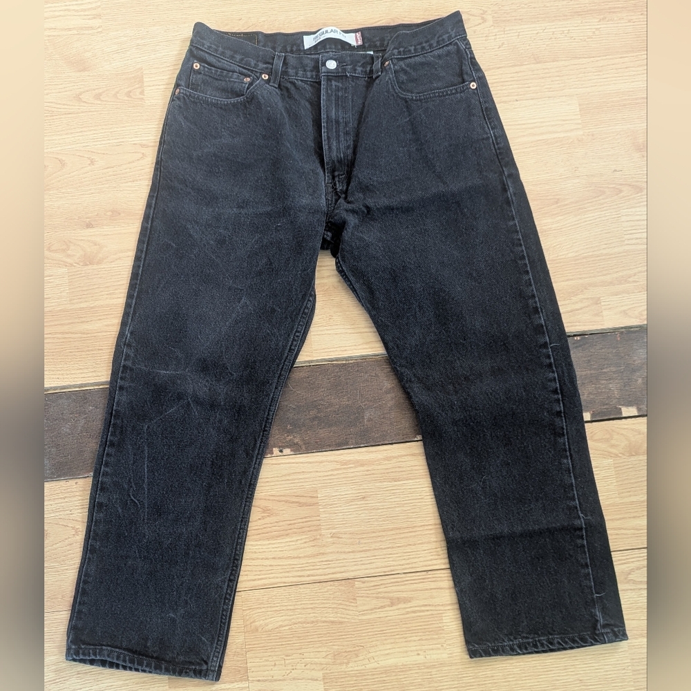 Levi's Black Relaxed Fit Jeans with Timeless Style